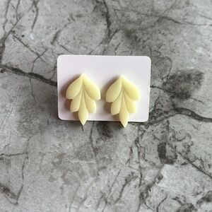 Elegant Leaf Drop Earrings